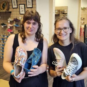 Marika Sauer und Christiane Casper vom Barfüßler - Foto: Anton Launer