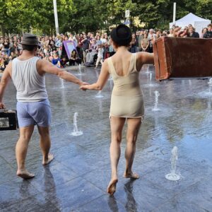 Letzte Chance: Schaubudensommer Adrian Schvarzstein & Jurate Širvyte-Rukštele führten über den halben Budensommer - Foto: Anton Launer