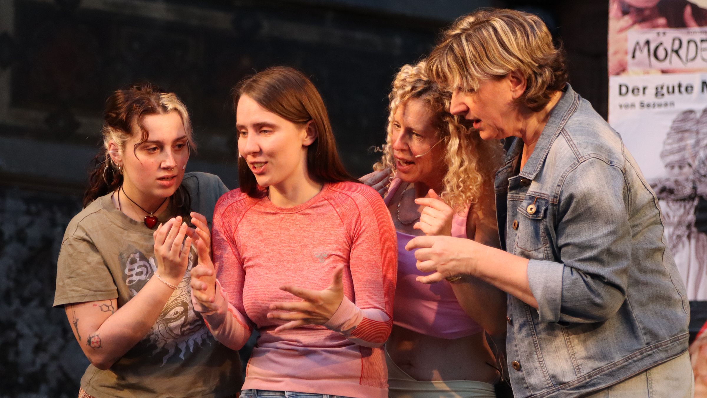 Fünf Frauen erben ein marodes Theater und
beschließen, die bröckelnde Spielstätte zu retten. Foto: pauliruine