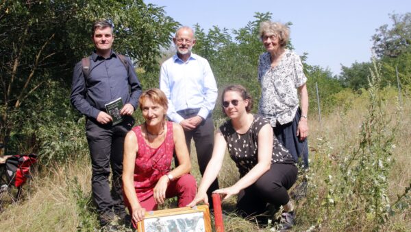 Historiker Daniel Ristau, Stadtführerin Bettina Bruschke, Superintendent Albrecht Nollau, Lara Schink vom Buga-Förderverein und Hildegart Stellmacher, Gesellschaft für Christlich-Jüdische Zusammenarbeit Dresden - Foto: Anton Launer