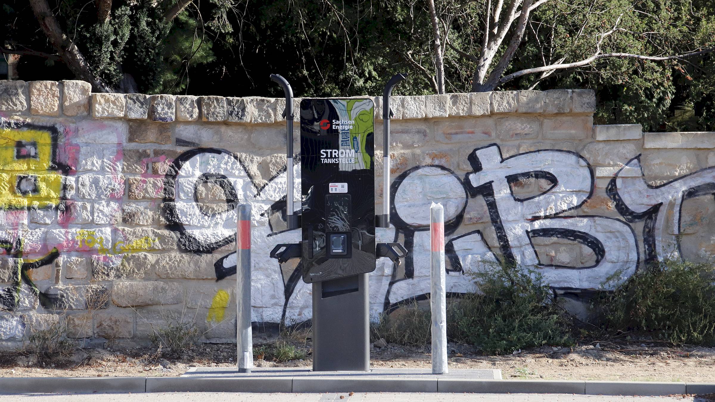 Neue Stromtankstelle an der Marta-Fraenkel-Straße - Foto: Anton Launer