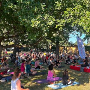 Yoga mit Gebärdensprache und Indische Nacht im Alaunpark Palais Sommer veranstaltet auf dem Alaunplatz "Yoga im Park" - Foto: PR/Palais Sommer