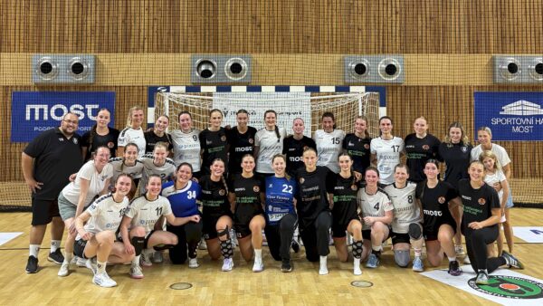 Konnten in Most wertvolle internationale Erfahrungen sammeln, die Frauenmannschaften der Sportfreunde 01 Dresden Nord - Foto: Sportis
