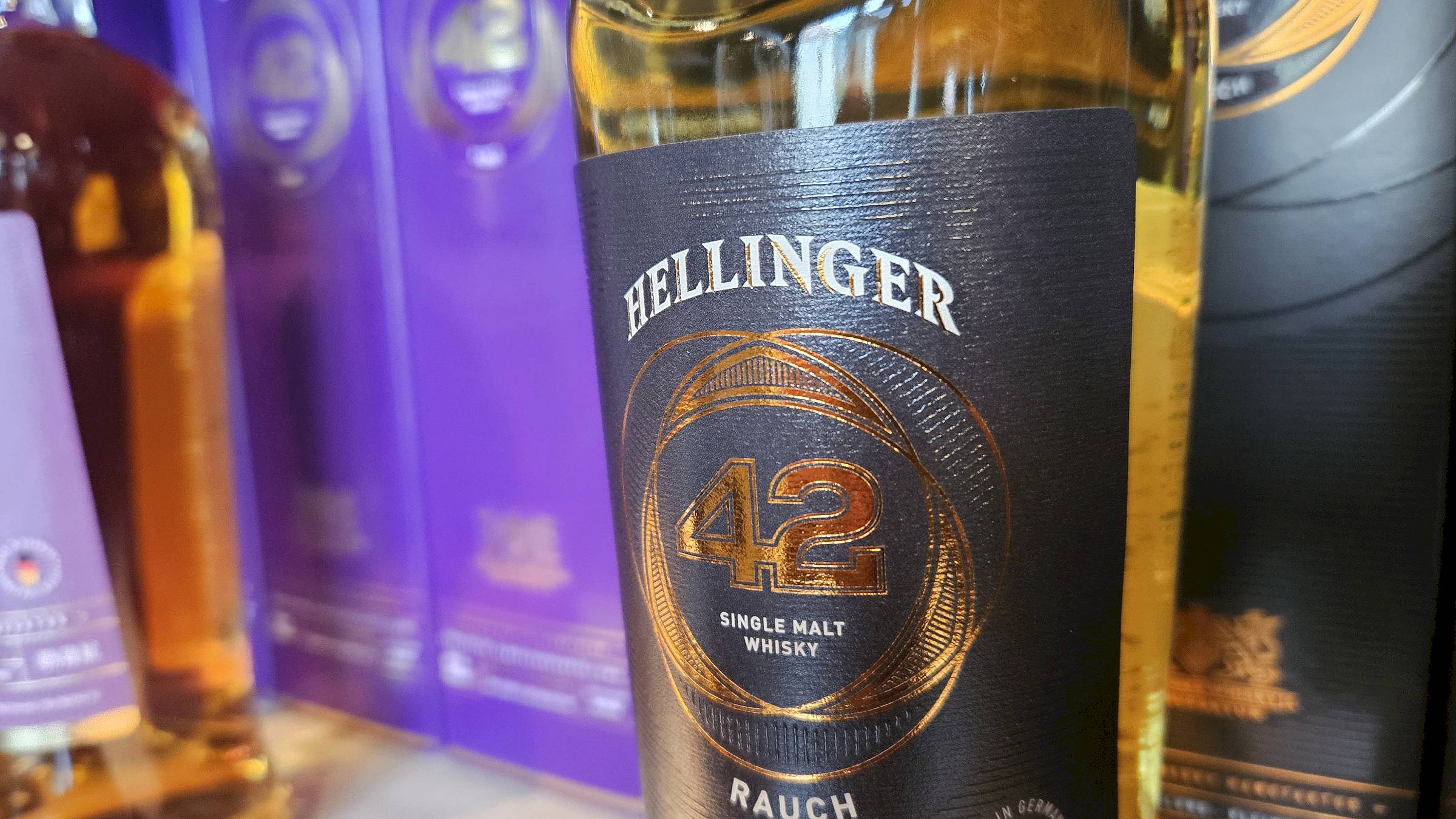 Der Single Malt Whisky "Hellinger 42" soll dem schottischen Geschmack sehr nahe kommen. Foto: Anton Launer