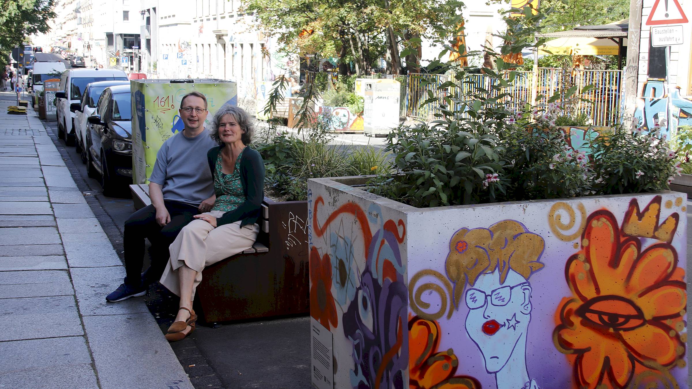 Ziehen Halbzeitbilanz: Stephanie Mau (Stadtplanerin) und André Zschoge (Verkehrsplaner) - Foto: Anton Launer
