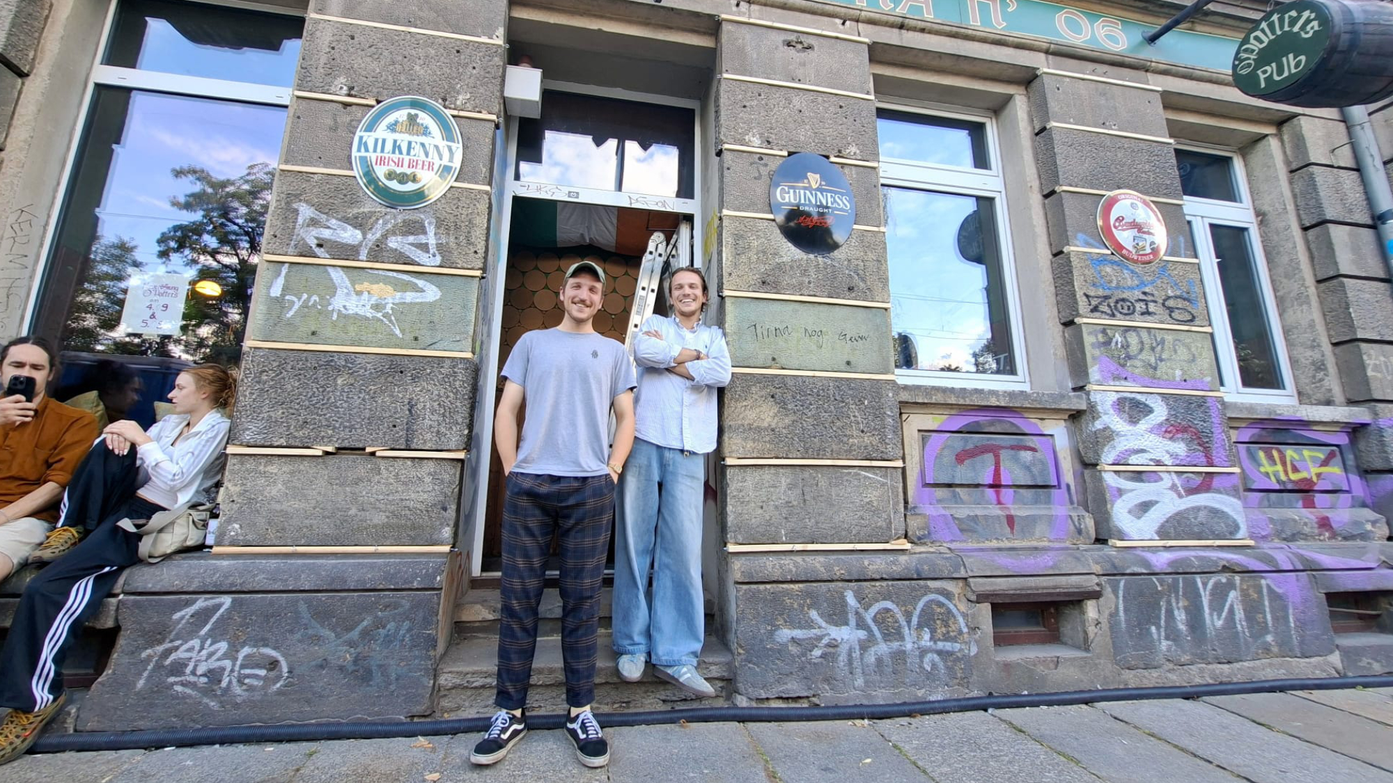 Die Brüder Kristian und Erik Töpfer beleben eine gute alte Kneipe wieder.
