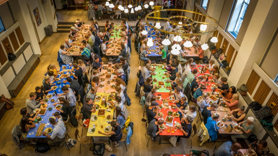 So sieht Communal Dining übrigens im Folkehuset Absalon in Kopenhagen aus.
Foto: Giuseppe Liverino © VisitCopenhagen