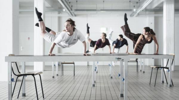 Von der Ordnung und dem Abflug der Leiber: Probenbild aus "Galateo". Foto: André Wirsig