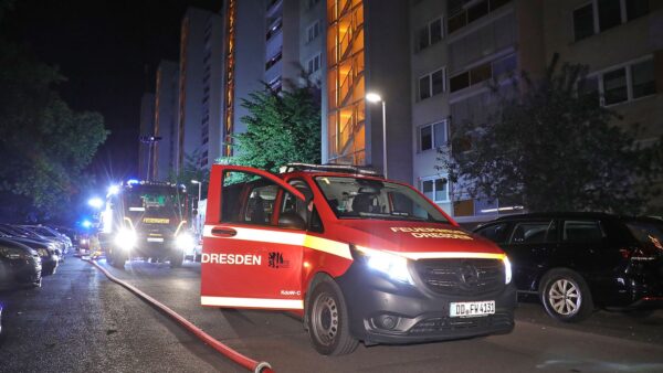 Feuerwehreinsatz an der Sarrasanistraße - Foto: Roland Halkasch