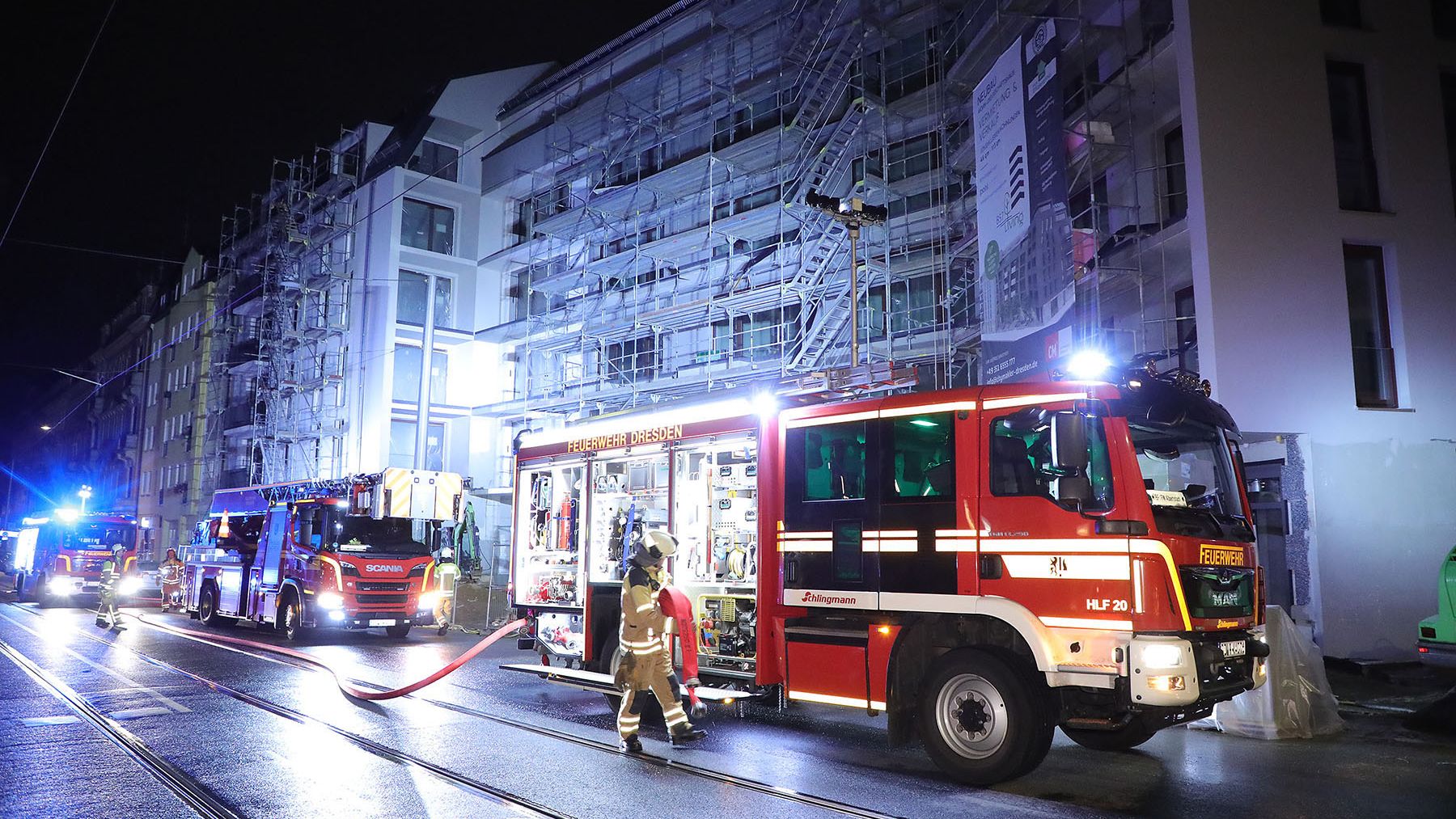 Feuerwehreinsatz an der Bautzner Straße - Foto: Roland Halkasch