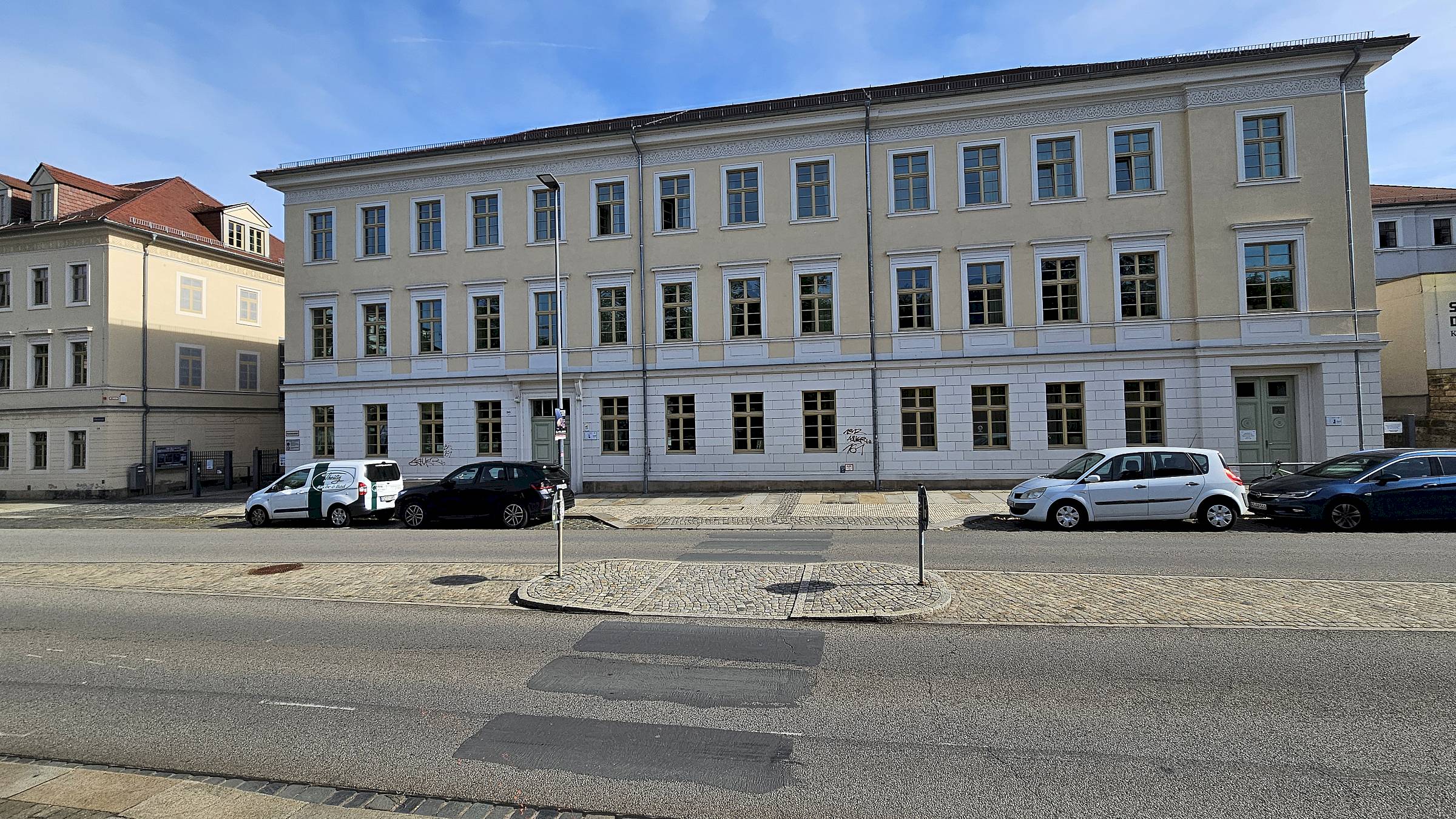 Ab Montag soll der Fußgängerüberweg an der Glacisstraße errichtet werden. Foto: Anton Launer