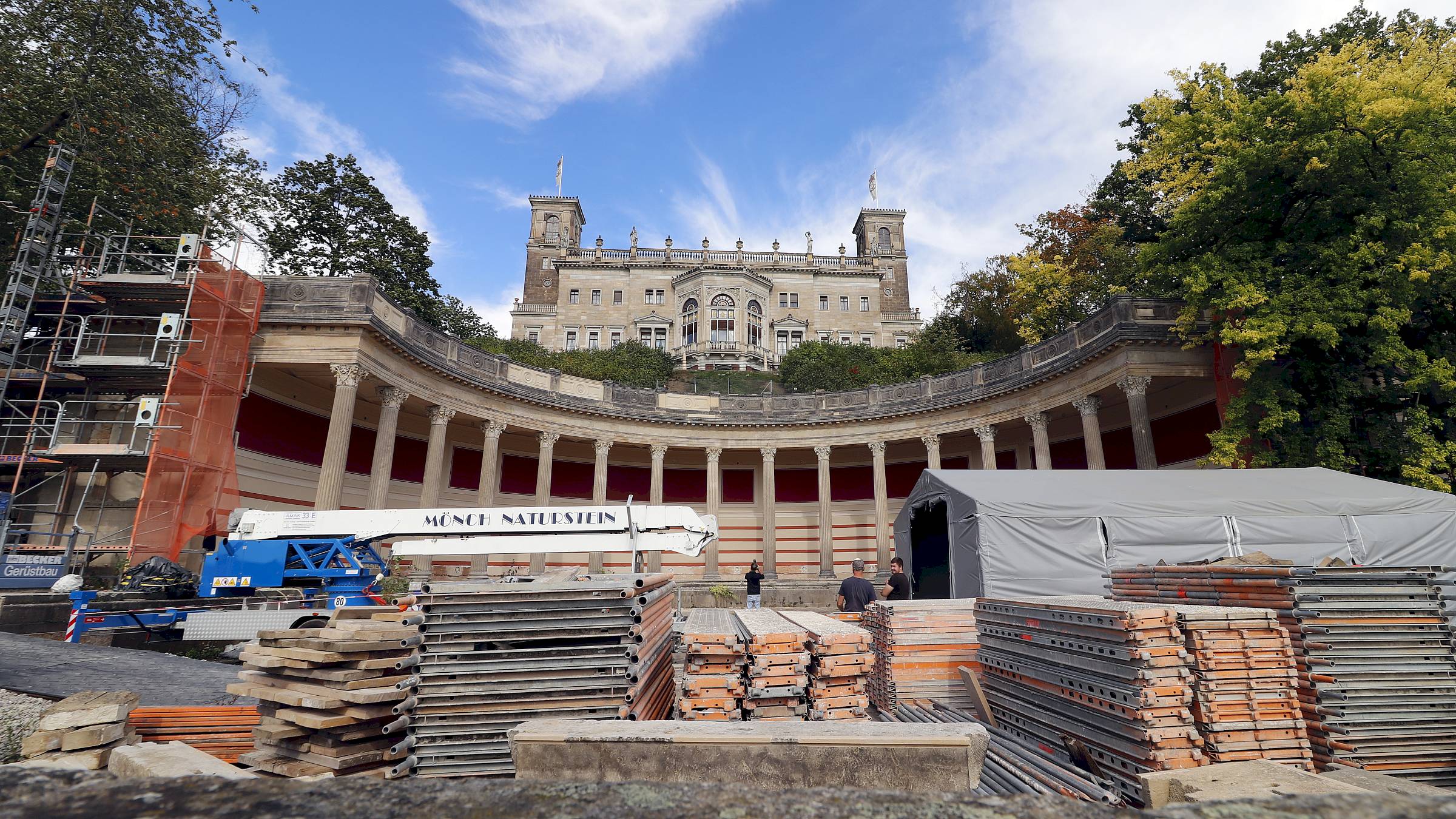 Am Römischen Bad im Park von Schloss Albrechtsberg gehen die Bauarbeiten gut voran. Foto: Anton Launer
