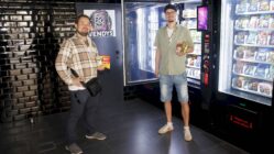 Nummer drei: Die Neustadt wird automatisiert Walter Bersch und Robert Mattes haben das Vendys auf der Louisenstraße eröffnet. Foto: Anton Launer