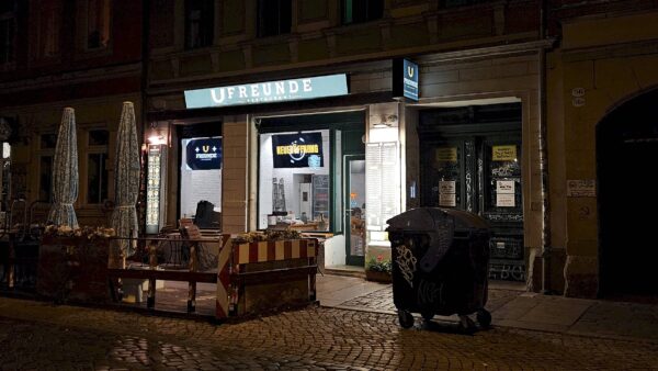 Neu in der Louisenstraße 58 - Freunde. Foto: Anton Launer